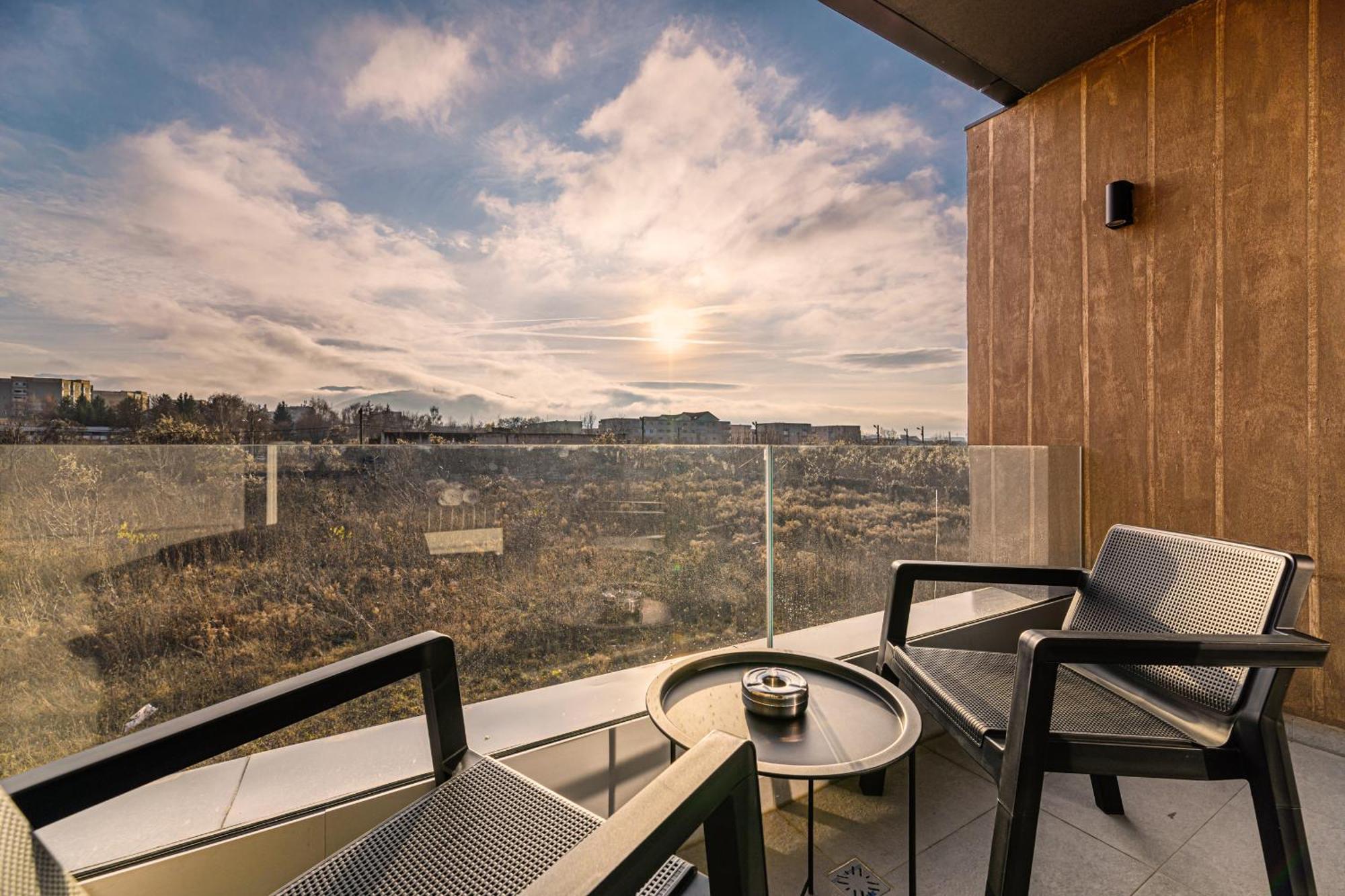 Luxury Landing Apartments Complex Qualis Brasov Luaran gambar