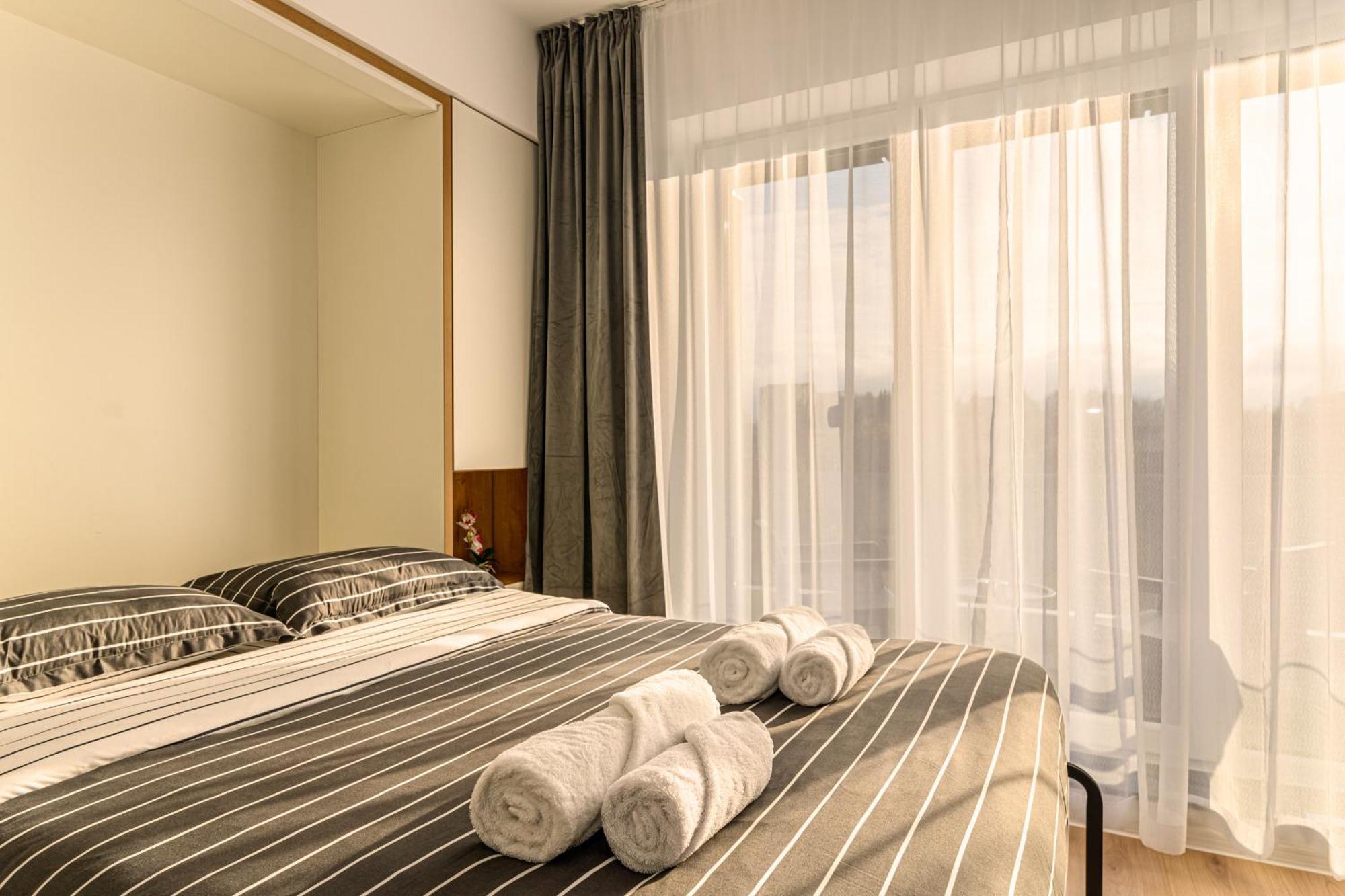 Luxury Landing Apartments Complex Qualis Brasov Luaran gambar