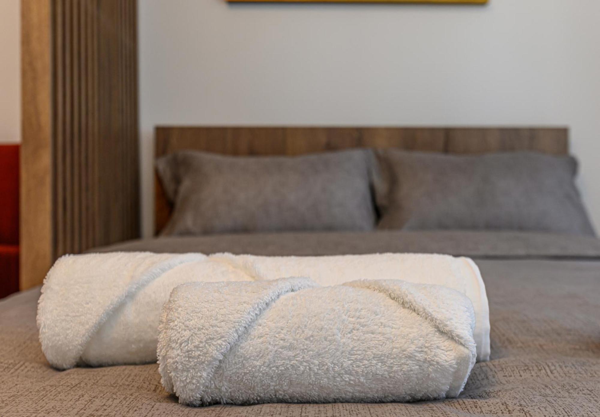 Luxury Landing Apartments Complex Qualis Brasov Luaran gambar