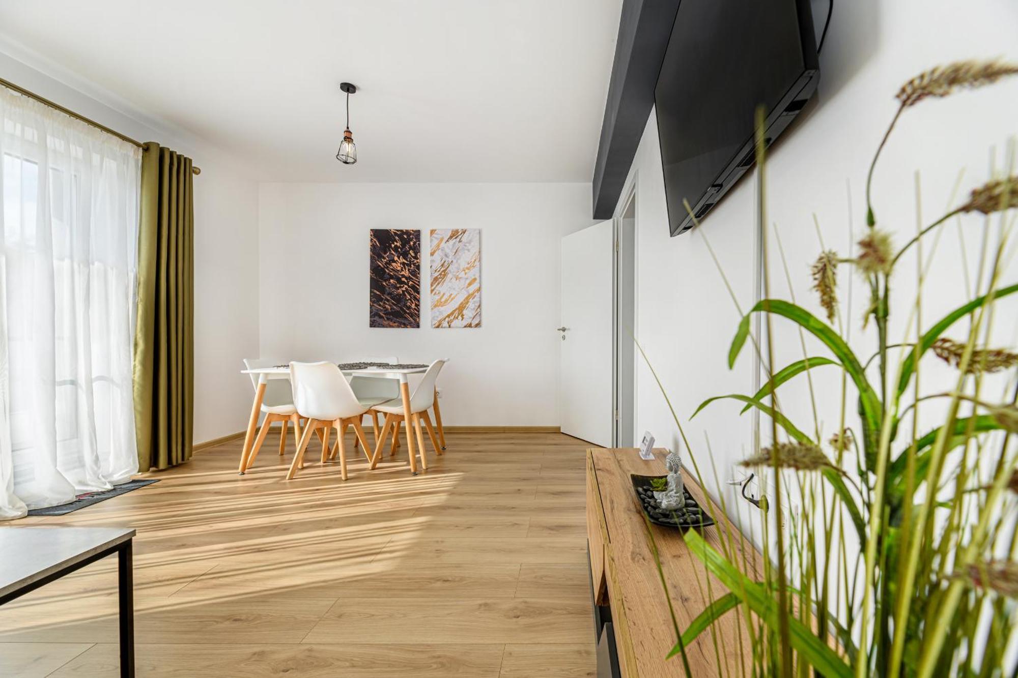 Luxury Landing Apartments Complex Qualis Brasov Luaran gambar
